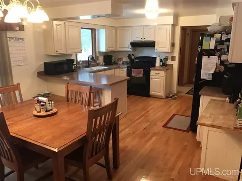 23 Birch, Ishpeming, MI 49849 photo 4