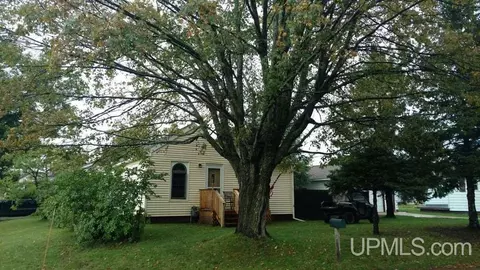 301 Poplar, Ishpeming, MI 49849 photo 1