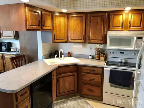 829 Juniper, Ishpeming, MI 49849 photo 5