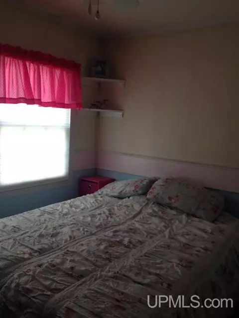745 Duncan, Ishpeming, MI 49849 photo 9