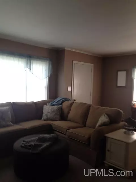 745 Duncan, Ishpeming, MI 49849 photo 3