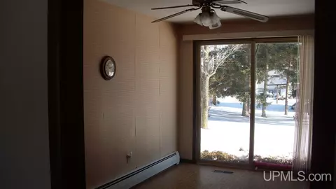 413 S 29th, Escanaba, MI 49829 photo 4