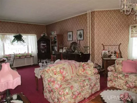 303 E Case, Negaunee, MI 49866 photo 3