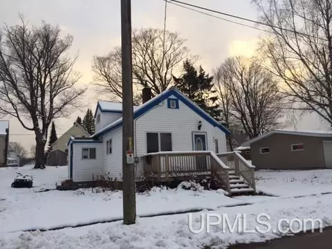 71 Third, South Range, MI 49963 photo 1