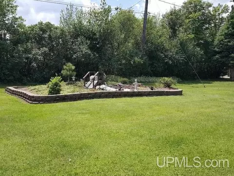 1102 Hancock, Wakefield, MI 49968 photo 3