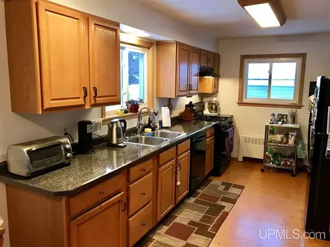 763 Duncan, Ishpeming, MI 49849 photo 3