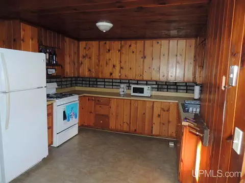 9725 Ee25, Rapid River, MI 49878 photo 2