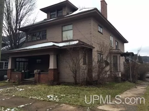 223 W Barnum, Ishpeming, MI 49849 photo 2