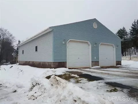 203 Marquette, Ishpeming, MI 49849 photo 18