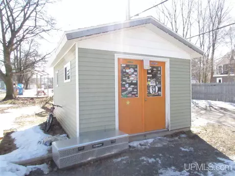 307 W Munising, Munising, MI 49862 photo 13