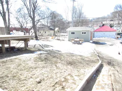 307 W Munising, Munising, MI 49862 photo 14