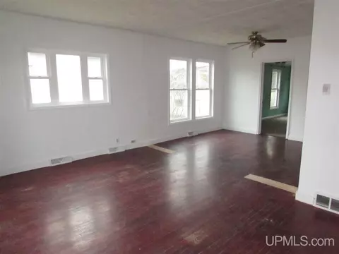 307 W Munising, Munising, MI 49862 photo 4
