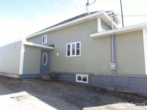 307 W Munising, Munising, MI 49862 photo 2