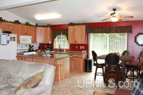 3404 E Pierce, Wakefield, MI 49968 photo 3