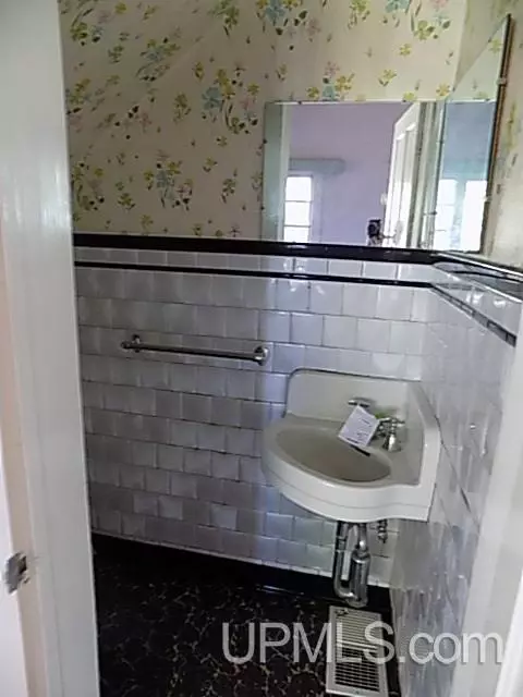 405 N First, Ishpeming, MI 49849 photo 16