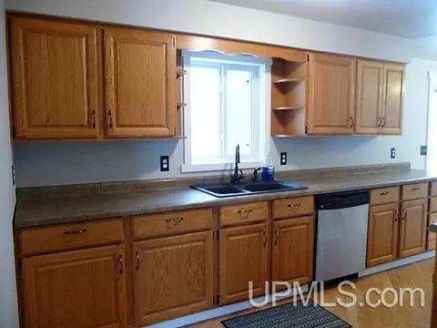 7 Partridge, Ishpeming, MI 49849 photo 3