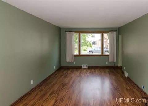 417 W Empire, Ishpeming, MI 49849 photo 6