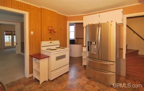 925 Summit, Hancock, MI 49930 photo 12