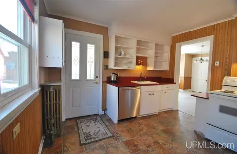925 Summit, Hancock, MI 49930 photo 14