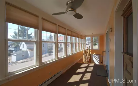 925 Summit, Hancock, MI 49930 photo 3
