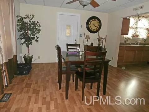 1925 S 8th, Escanaba, MI 49829 photo 5