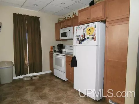 1925 S 8th, Escanaba, MI 49829 photo 3