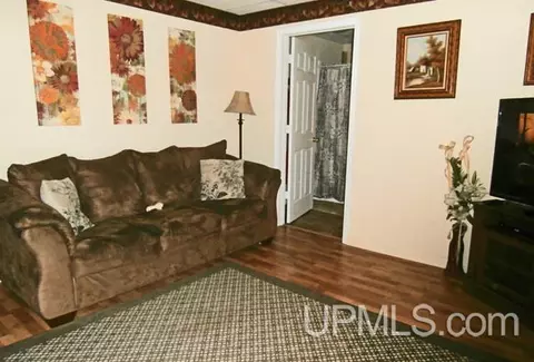 1925 S 8th, Escanaba, MI 49829 photo 6