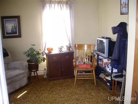 311 Maple, Munising, MI 49862 photo 3