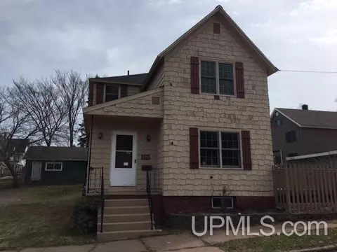 219 Spruce, Ishpeming, MI 49849 photo 2