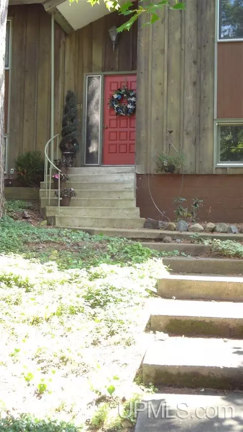 61 Elder, Marquette, MI 49855 photo 2