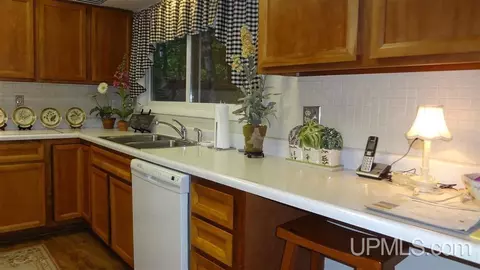 61 Elder, Marquette, MI 49855 photo 10