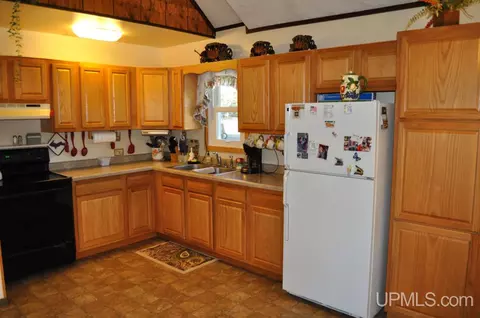 3169 Deer Lk, Ishpeming, MI 49849 photo 6