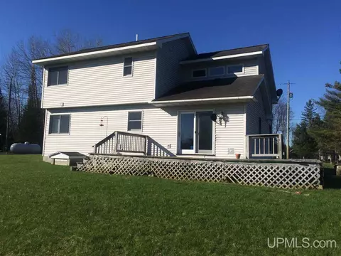 10874 S 75, Rapid River, MI 49878 photo 3