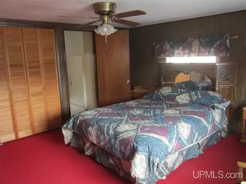 111 Chestnut, Munising, MI 49862 photo 2