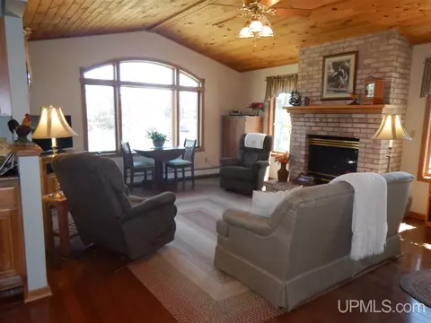 10026 I, Cornell, MI 49818 photo 3