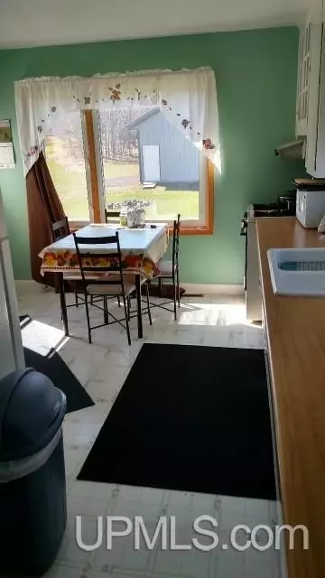 606 Plank, Greenland, MI 49929 photo 3