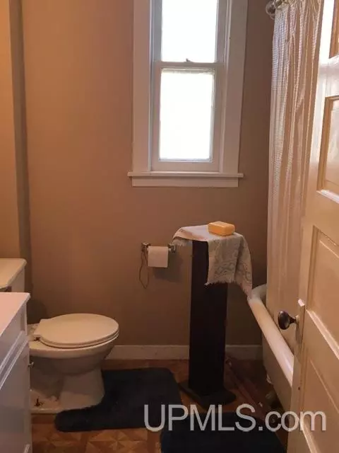 109 North, Wakefield, MI 49968 photo 6