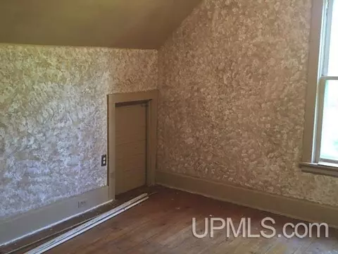 109 North, Wakefield, MI 49968 photo 5