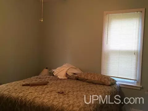 109 North, Wakefield, MI 49968 photo 4