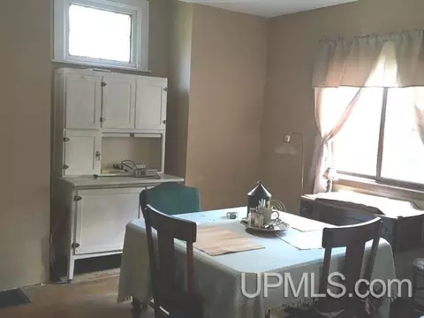 109 North, Wakefield, MI 49968 photo 3