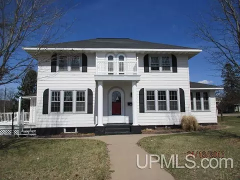 906 4th, Norway, MI 49870 photo 1