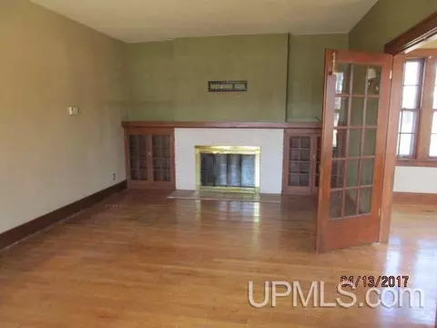 906 4th, Norway, MI 49870 photo 3