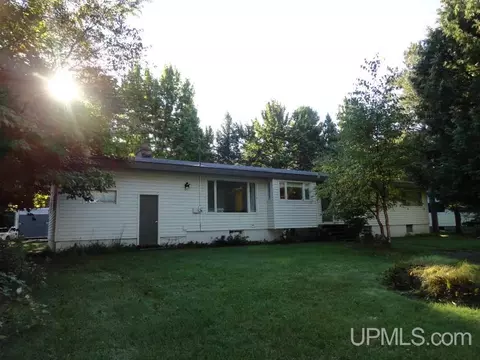 1634 Sand Pt, Munising, MI 49862 photo 2