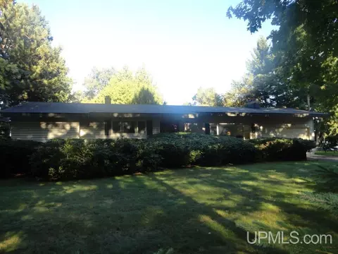1634 Sand Pt, Munising, MI 49862 photo 1