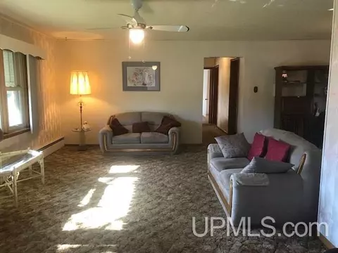 145 N Marigold, Ishpeming, MI 49849 photo 4