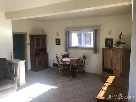129 York, Ishpeming, MI 49849 photo 7