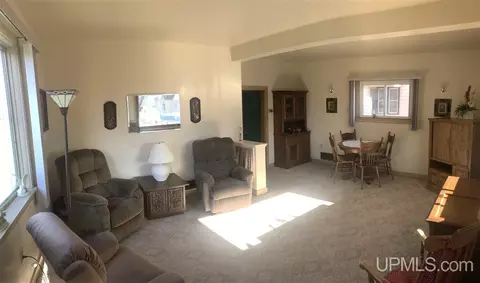 129 York, Ishpeming, MI 49849 photo 4