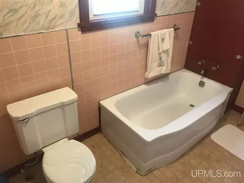 129 York, Ishpeming, MI 49849 photo 20