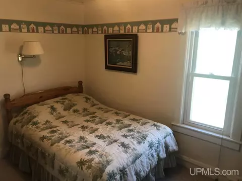 129 York, Ishpeming, MI 49849 photo 18
