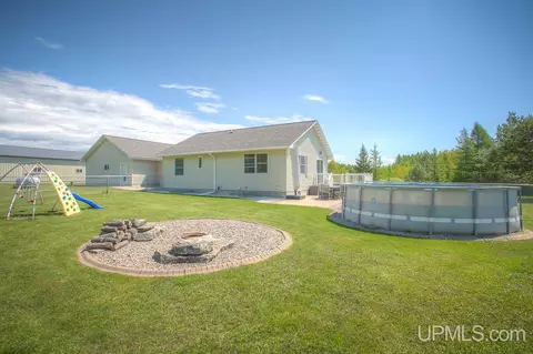 1758 12th, Bark River, MI 49807 photo 4